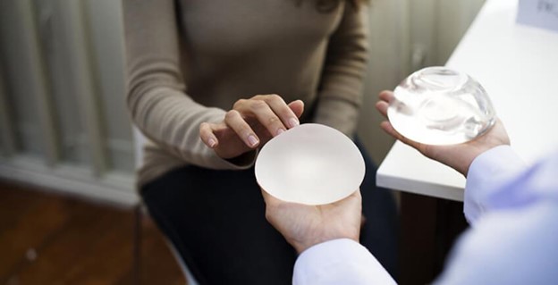 مراقبت بعد از پروتز سینه اهمیت زیادی دارد